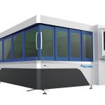 500W میٹل فائبر لیزر کاٹنے والی مشین بلیڈ ٹیبل لائٹ پاتھ سسٹم کے ساتھ۔