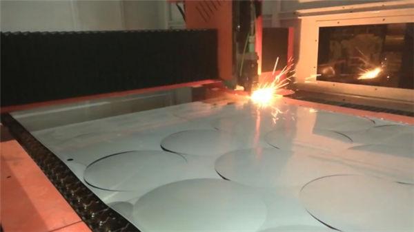 نمونے کاٹنا۔