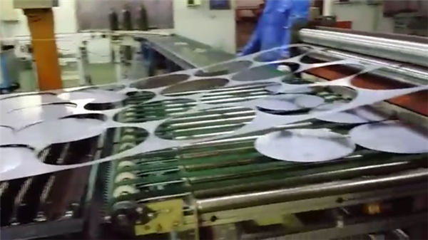 نمونے کاٹنا۔