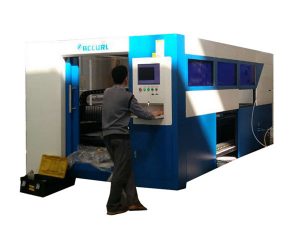 دھاتی ٹیوب کے ل 2 2 کلو واٹ فائبر آپٹک لیزر کاٹنے والی مشین سایڈست رفتار۔